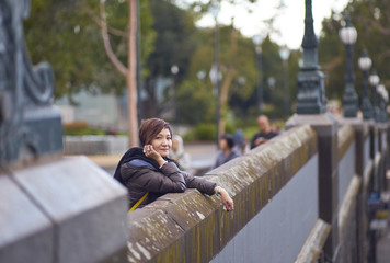 Fototapeta premium traveler on bridge