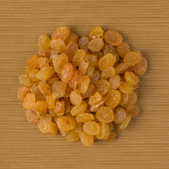 Circle of golden raisins