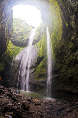 Fototapeta na wymiar madakaripura waterfall