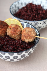 polpette su riso nero