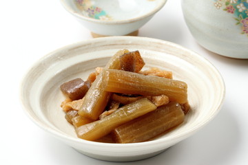 フキの煮物