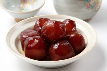 コンニャク玉の煮物