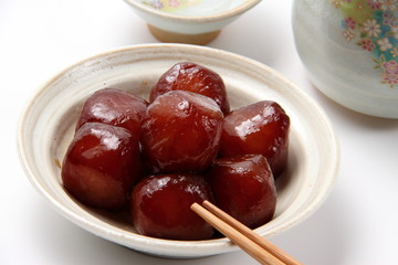 コンニャク玉の煮物