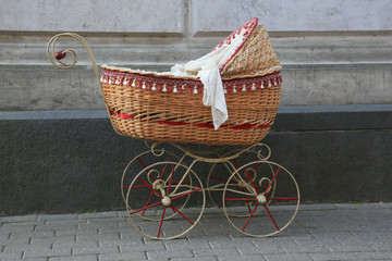 alter Kinderwagen (2)