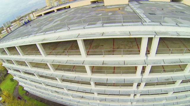 Day view: top of multistoried parking, moving camera, above view
