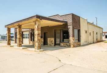 Vacant Route 66 Station and Repair Shop