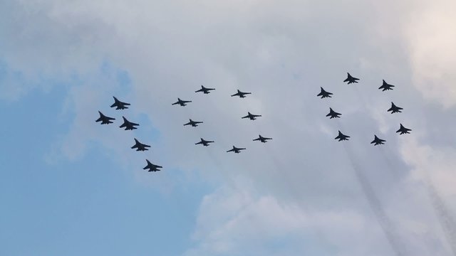 Aerobatic group Strizhi makes number hundred at air show