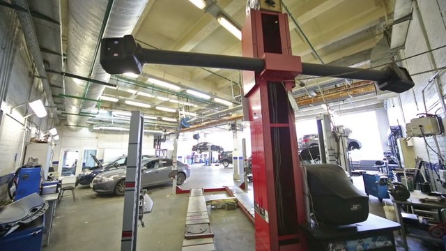 Cars and equipment for wheel alignment camber in workshop