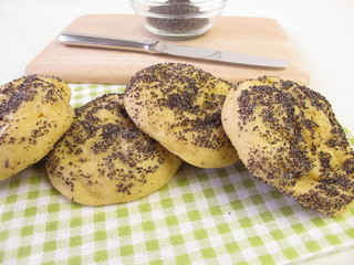 Mohnbrötchen zum Frühstück