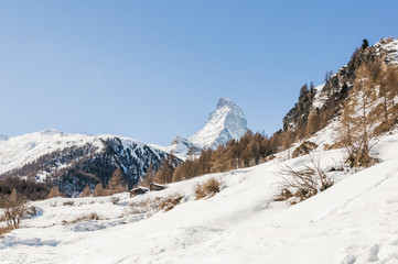 Fototapeta na wymiar Zermatt, Bergdorf, Walliser Alpen, Zmutt, Winter, Schweiz