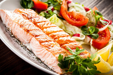 Grilled salmon and vegetables