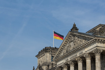 Fototapeta na wymiar Deuschland Fahne auf dem Reichstag