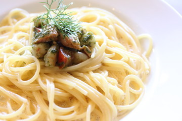 クリームソースパスタ