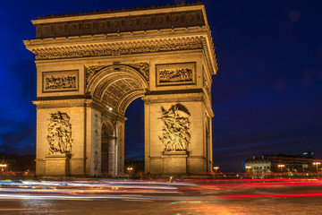 Fototapeta na wymiar Arc-de-Triomphe