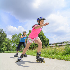 sportlich unterwegs mit Inlinern