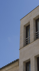 Fototapeta na wymiar modern building with blue sky background