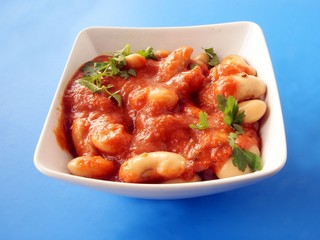 bean with tomato sauce and herbs
