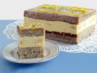 banana cake with filling