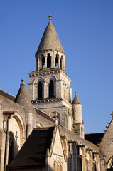 Fototapeta na wymiar Clocher de l'église Notre-Dame-la-Grande de Poitiers