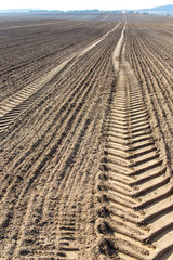 Tractor traces