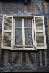 Francia,la Rochelle, una finestra.