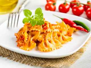 Farfalle arrabiata
