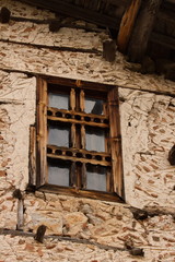 Ahşap pencere