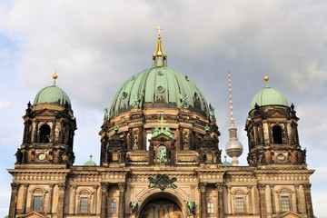 Fototapeta na wymiar Berlin Cathedral with TV Tower, Germany