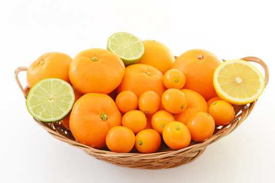 新鮮なオレンジと金柑