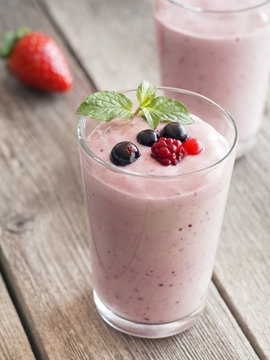 Mixed berries smoothie