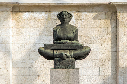 Sculpture History of Croats in front of Zagreb University