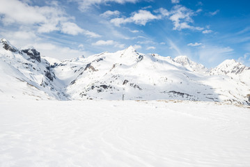 Fototapeta na wymiar Majestic mountain peaks in the Alps