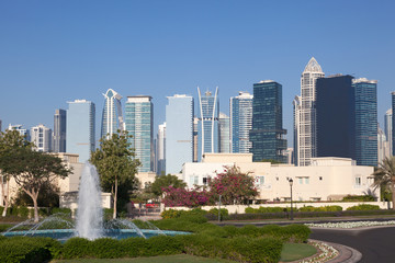 Fototapeta premium Fountain at the Jumeirah Lakes Towers, Dubai, UAE