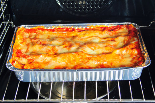 Lasagna Al forno, lasagna bolognese, nel forno