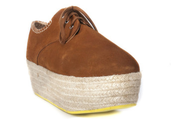 Zapato marrón perfil 3/4