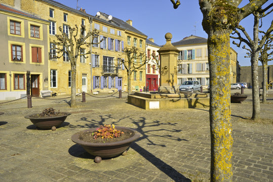 Village de la citadelle de Montmédy (55600) en Lorraine, département de la Meuse en région Grand-Est, France