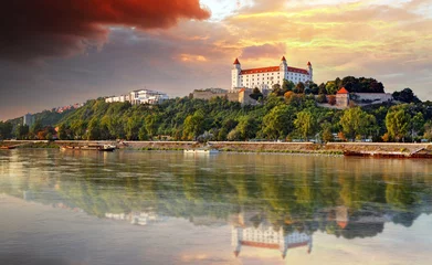 Papier Peint photo autocollant Château Bratislava castle at sunset, Slovakia