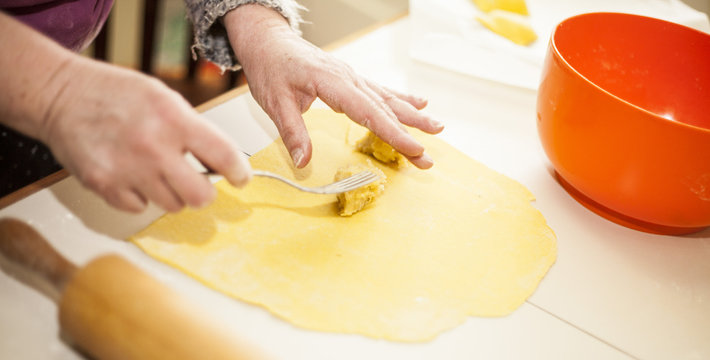 Preparing homemade pasta