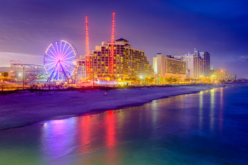 Obraz premium Daytona Beach, Florida, USA beachfront resorts skyline.