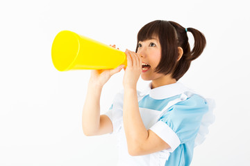 応援するメイド喫茶の店員