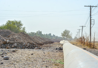 Laying tubes 