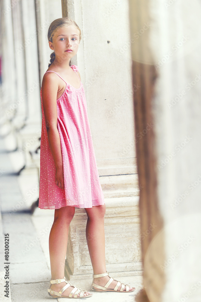 Wall mural Portrait of fashion girl in Venice, Italy