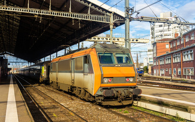 Fototapeta na wymiar Electric locomotive at Toulouse station - France