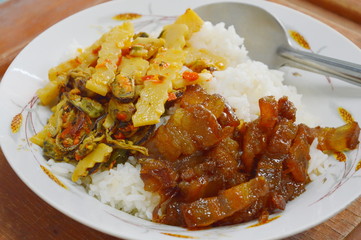 sweet pork and spicy bamboo fried with mussel on rice