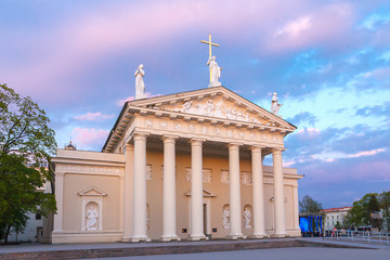 Obraz premium Cathedral of Vilnius at sundown light, Lithuania.