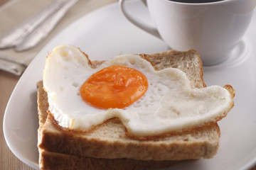 love shape fried egg