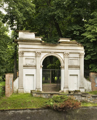 Fototapeta na wymiar Roman gate in Pulawy. Poland
