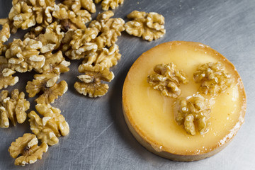 Cheesecake with nuts