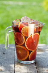 Refreshing fruit sangria (punch)