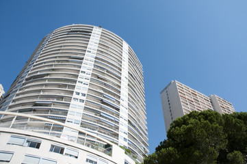 Obraz premium Long apartment building and square shape in Monte Carlo Monaco